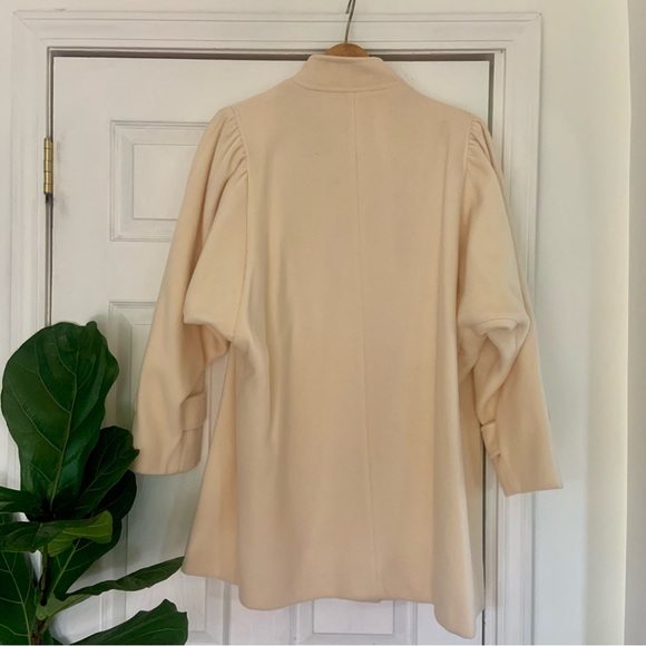 Vintage 70’s Elegant Cream Wool Winter Coat - Picture 3 of 16